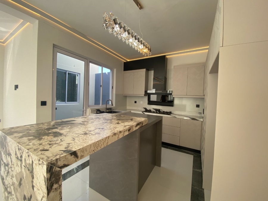 4 Bedroom Property for Sale in Sandown Western Cape